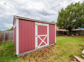 1302  Red Deer Way , Arlington Texas 76002