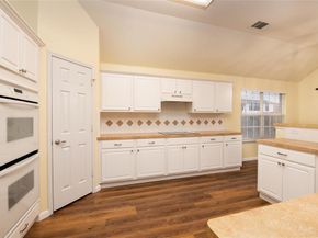 1302  Red Deer Way , Arlington Texas 76002