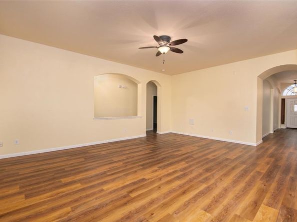 1302  Red Deer Way , Arlington Texas 76002