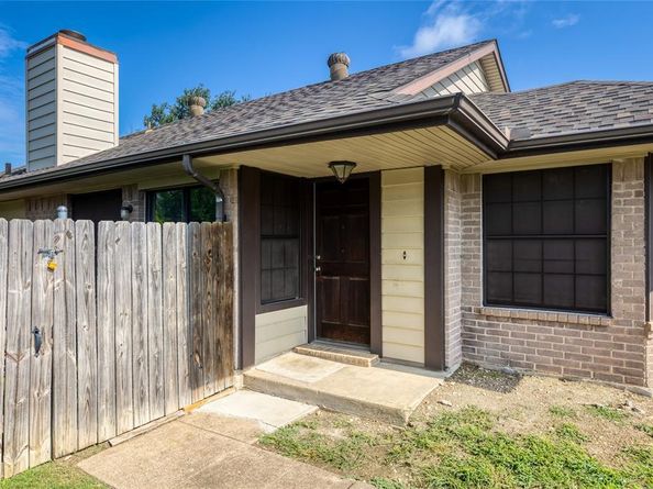 305 N Long Rifle Drive , Fort Worth Texas 76108