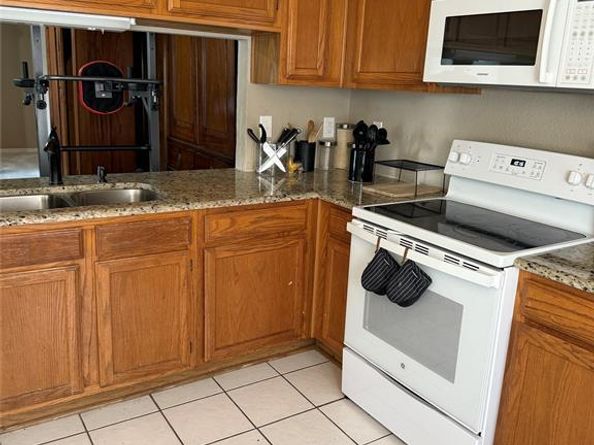 305 N Long Rifle Drive , Fort Worth Texas 76108