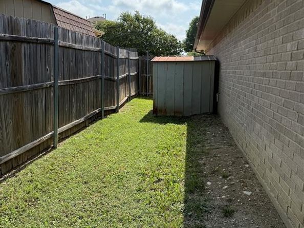 305 N Long Rifle Drive , Fort Worth Texas 76108