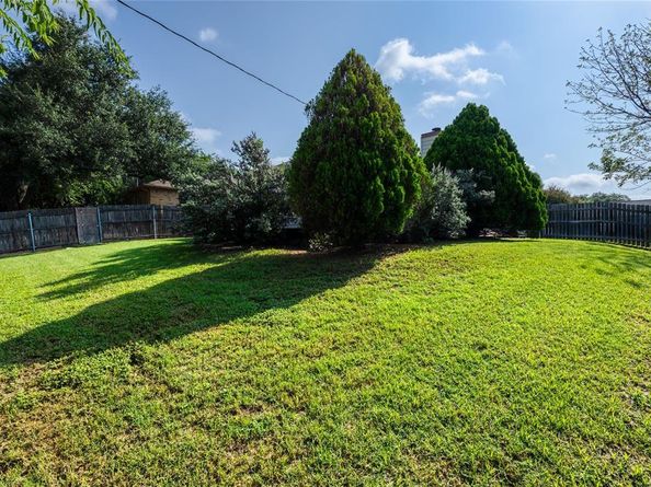 305 N Long Rifle Drive , Fort Worth Texas 76108