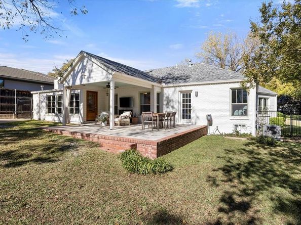 5811  El Campo Avenue , Fort Worth Texas 76107