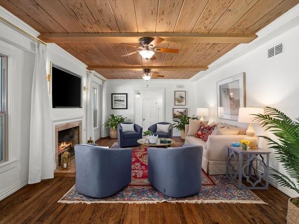 5811  El Campo Avenue , Fort Worth Texas 76107