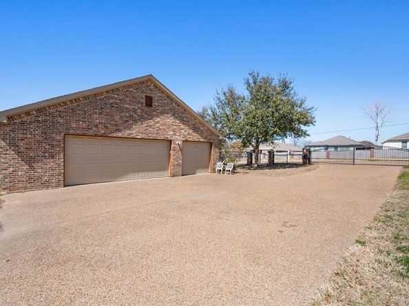 895  Bardin Road , Grand Prairie Texas 75052