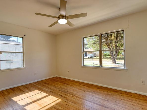 4520  Utah Avenue , Dallas Texas 75216