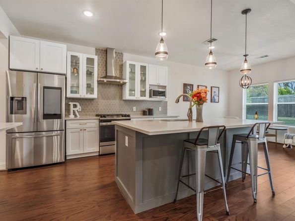 1909  Willowcrest Loop  , Denton Texas 76205