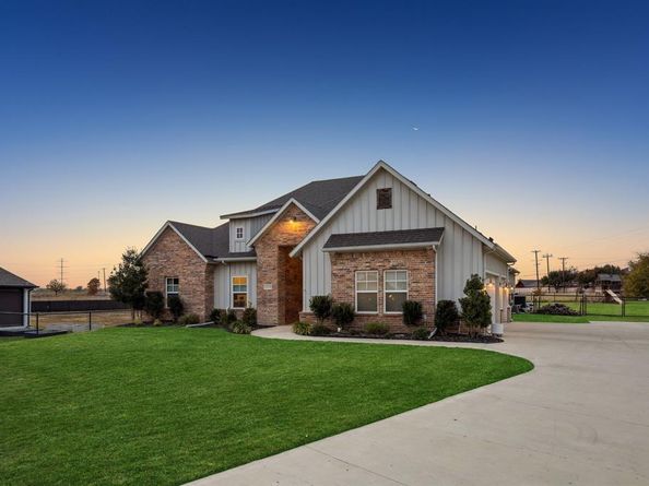 1318  Oliver Creek Lane , Justin Texas 76247