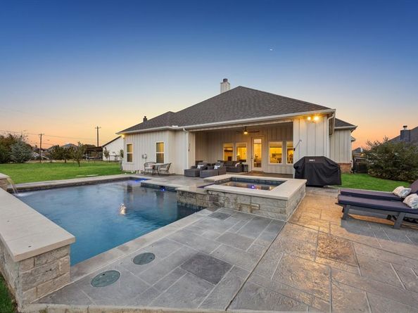 1318  Oliver Creek Lane , Justin Texas 76247