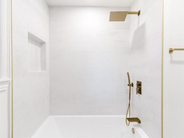 126 E Scotland Drive , Irving Texas 75062