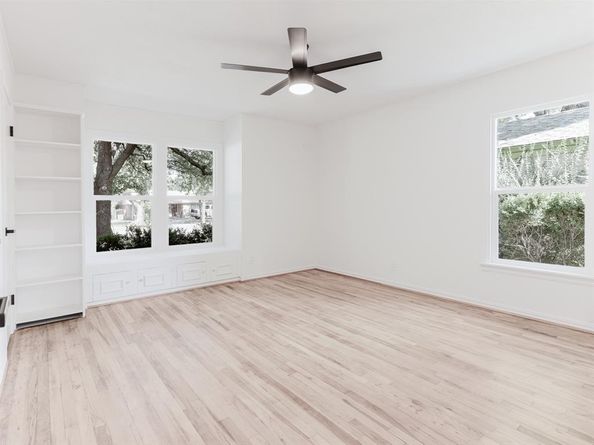 126 E Scotland Drive , Irving Texas 75062