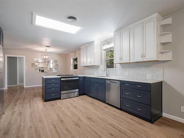 608 W Pleasantview Drive , Hurst Texas 76054