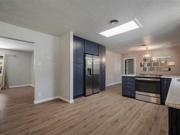 608 W Pleasantview Drive , Hurst Texas 76054