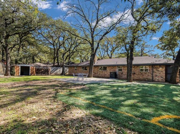 608 W Pleasantview Drive , Hurst Texas 76054