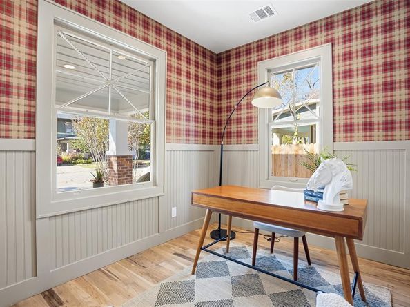 1817  5th Avenue , Fort Worth Texas 76110