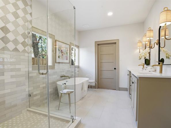 1817  5th Avenue , Fort Worth Texas 76110