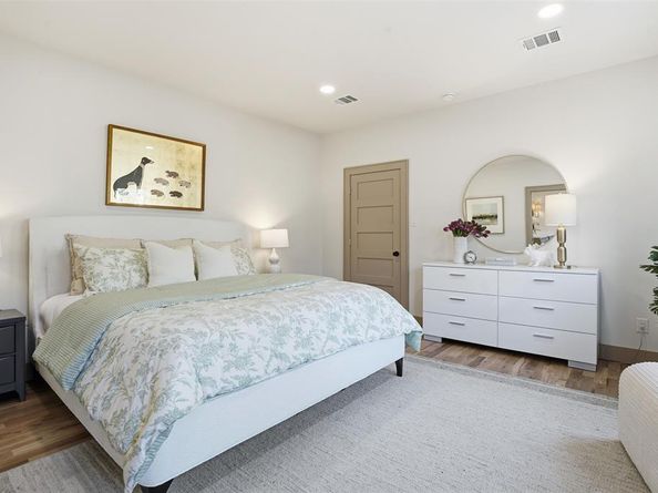 1817  5th Avenue , Fort Worth Texas 76110