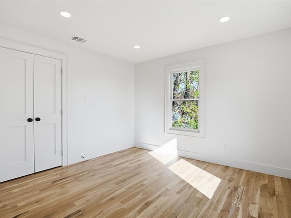 1817  5th Avenue , Fort Worth Texas 76110