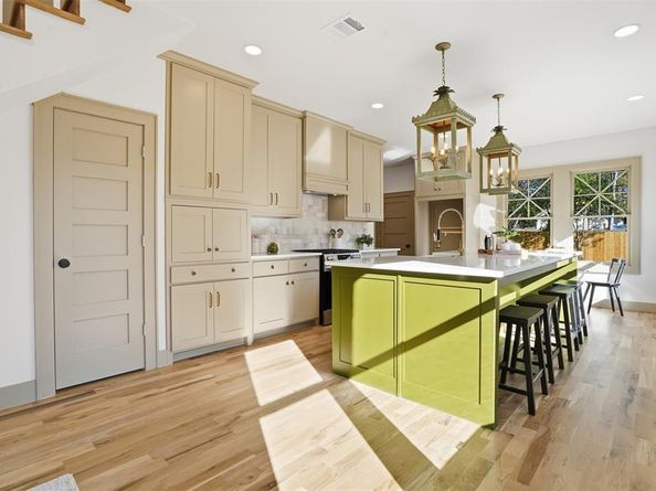 1817  5th Avenue , Fort Worth Texas 76110