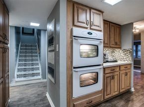 24  Oakbrook Drive , Lewisville Texas 75057