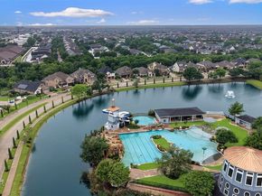 813  Dogwood Trail , Aubrey Texas 76227