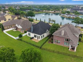 813  Dogwood Trail , Aubrey Texas 76227