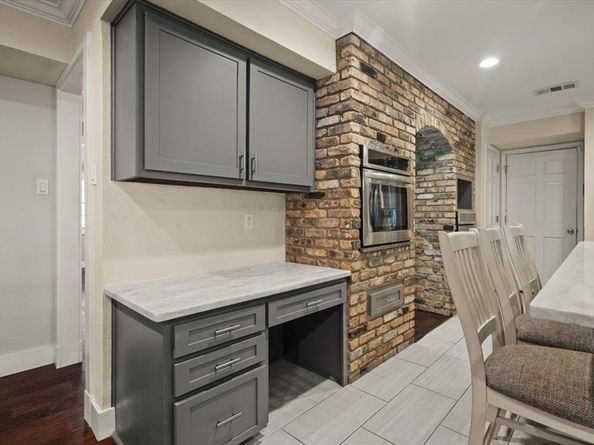 2123  Wilson Drive , Arlington Texas 76011