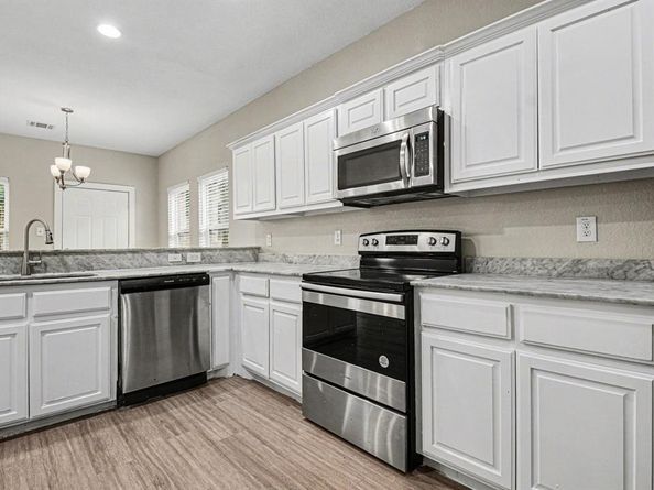 3538  Apple Valley Way , Dallas Texas 75227