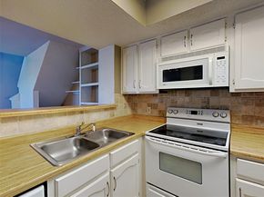 3121  Sondra Drive  208, Fort Worth Texas 76107