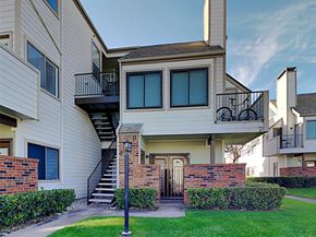 3121  Sondra Drive  208, Fort Worth Texas 76107
