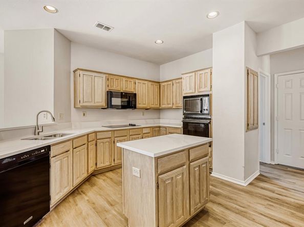 1514  Mission Ridge Trail , Carrollton Texas 75007