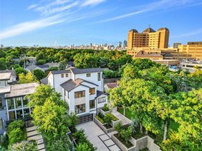 419 W Colorado Boulevard , Dallas Texas 75208