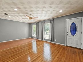 1207  Engle Avenue , Dallas Texas 75224