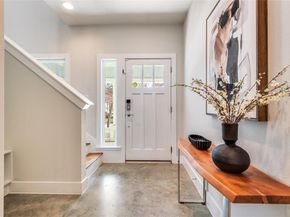 661  Bishop Heights Lane , Dallas Texas 75208