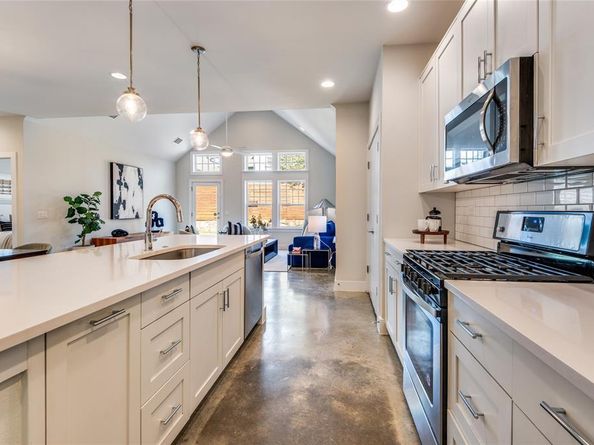 661  Bishop Heights Lane , Dallas Texas 75208