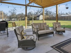 913  Carpenter Street , Azle Texas 76020
