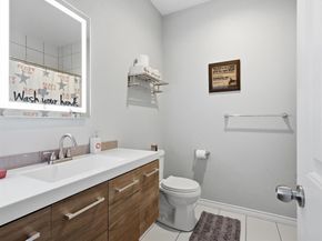 913  Carpenter Street , Azle Texas 76020