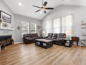 913  Carpenter Street , Azle Texas 76020