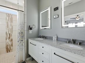 913  Carpenter Street , Azle Texas 76020