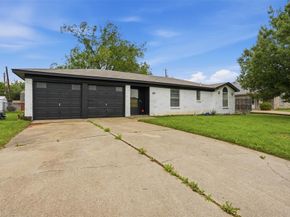 1015  Keller Avenue , Benbrook Texas 76126
