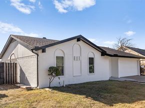 204  Pebblebrook Street , Arlington Texas 76014