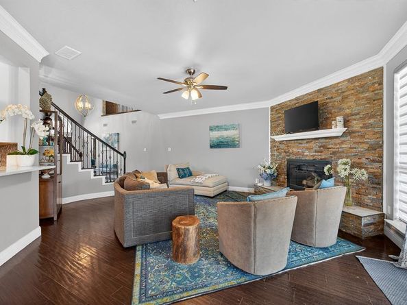 1422  Primrose Lane , Lewisville Texas 75077