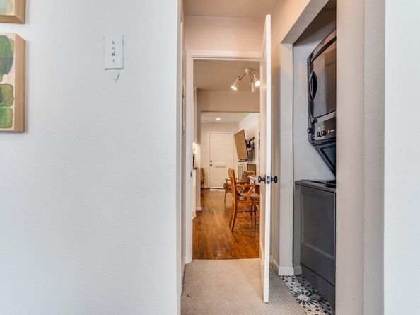 404 N Montreal Avenue , Dallas Texas 75208