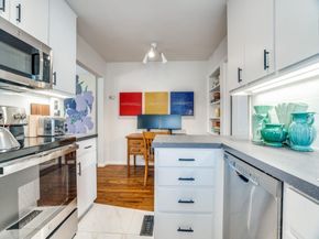 404 N Montreal Avenue , Dallas Texas 75208