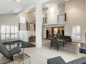 820  Pavillion Street , Dallas Texas 75204