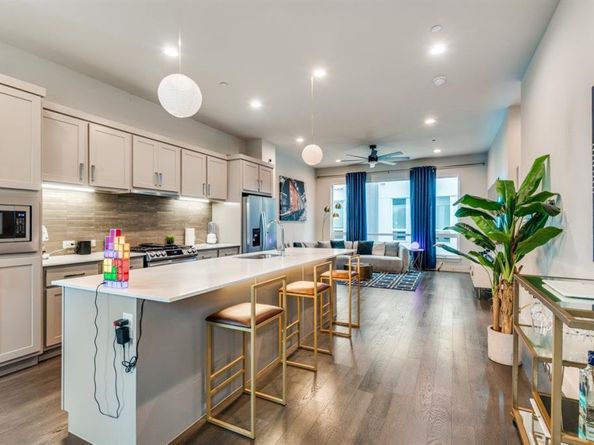 1771  Mccoy Street  104, Dallas Texas 75204