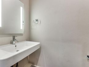 1771  Mccoy Street  104, Dallas Texas 75204