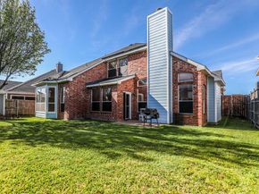 611  Laura Lane , Grand Prairie Texas 75052