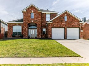 611  Laura Lane , Grand Prairie Texas 75052